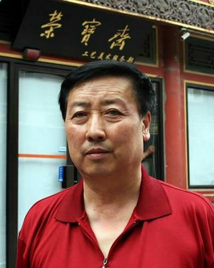 甘肃省临夏市人.中共党员.