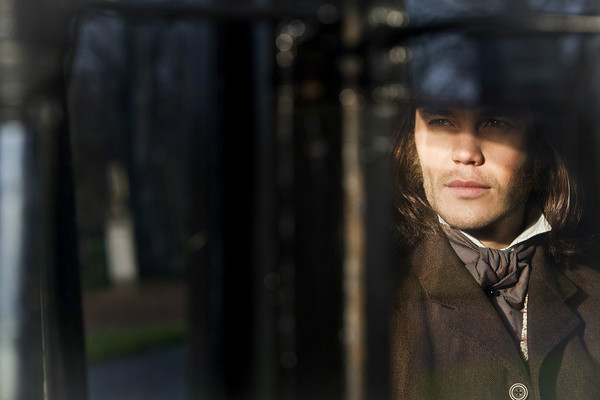  p>《异星战场》( i>john carter /i>)是一部2012年上映的科幻电影,由