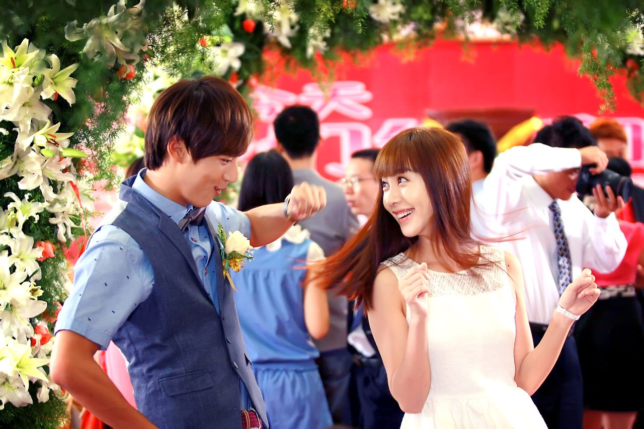 ">尹施允 /a>, a href="#" data-lemmaid="9623705">李菲儿 /a>, a