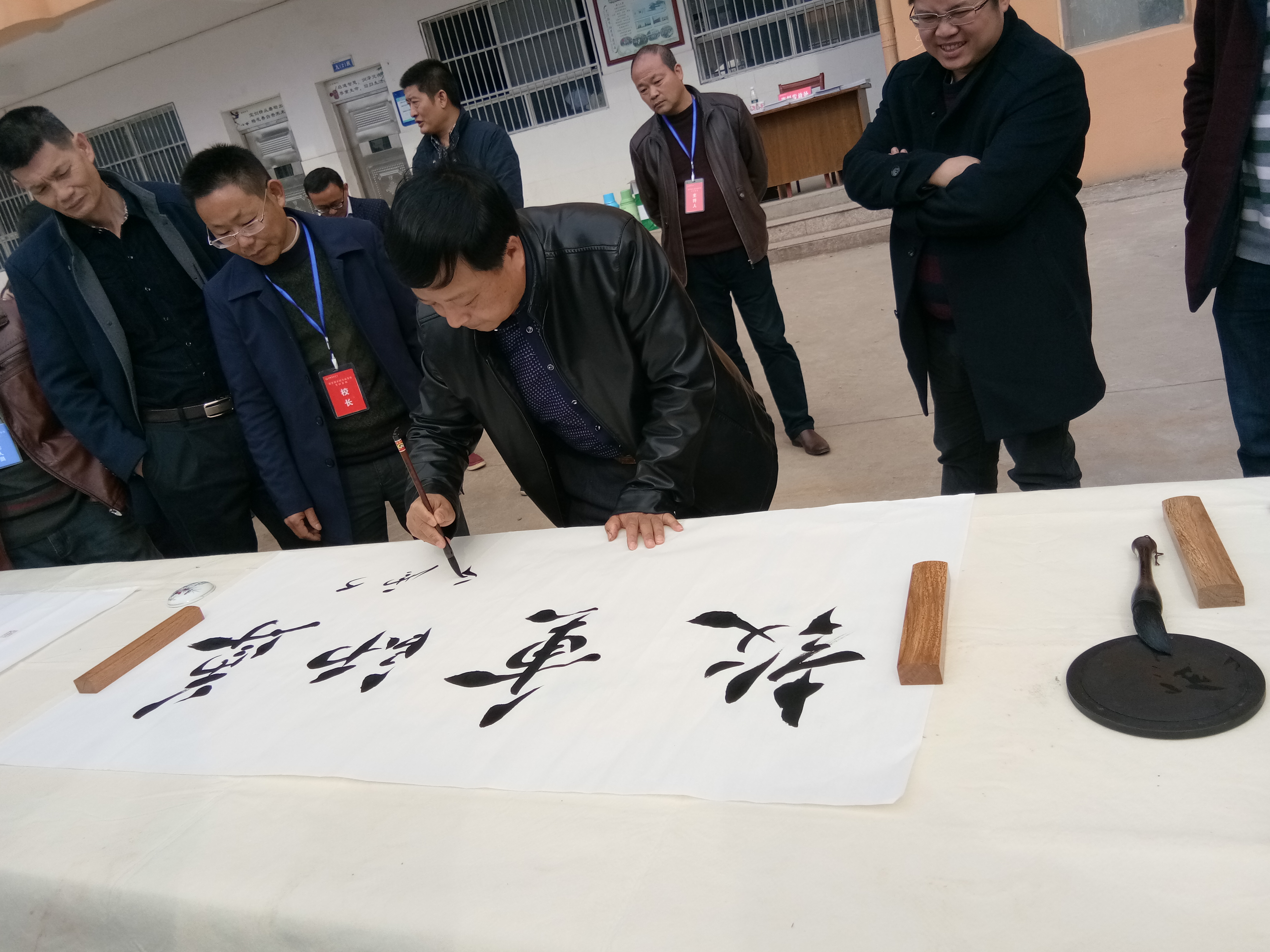 鄱阳县田畈街镇中学创办于1958年,初中部义务教育近一千人,高中部特色