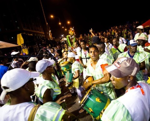 ">古巴  /a>最大众化的节日,也是古巴最著名的狂欢节之一,历史悠久