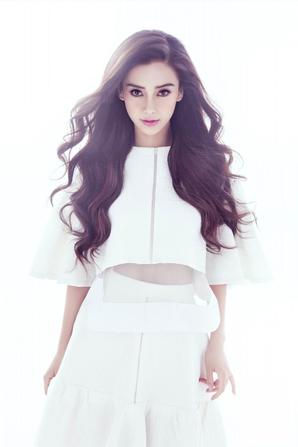  p>angelababy(杨颖),1989年2月28日出生于上海市,中国内地影视女演员