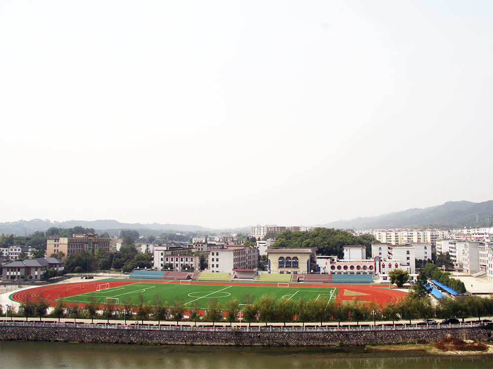 宜丰中学坐落于江西省宜春市<a target="