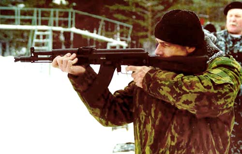 104是俄罗斯设计与生产的 a target="_blank" href="/item/突击步枪