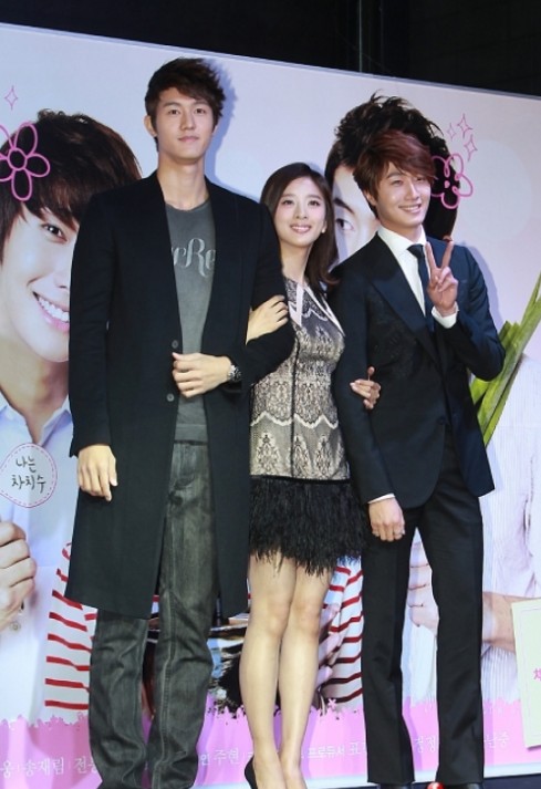 喜剧,金永奎执导, a href="#" data-lemmaid="2294448">丁一宇 /a>, a