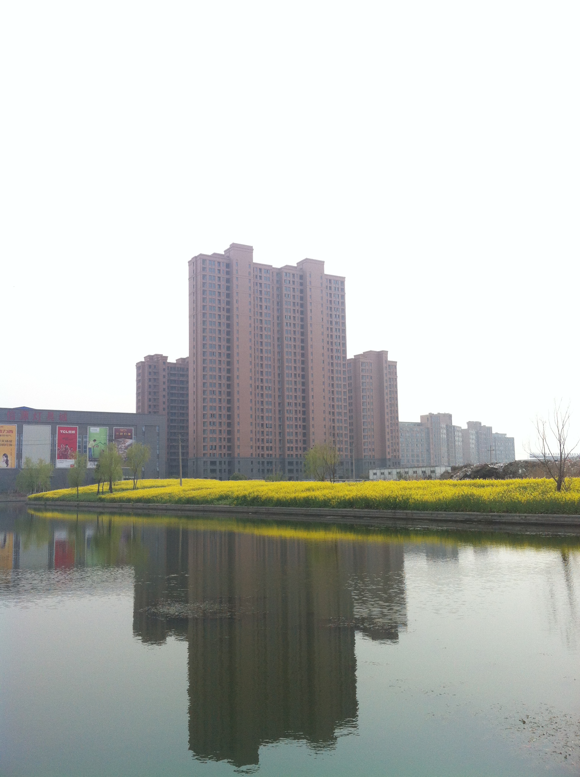 id="gnf7venhnd">亲水湾项目位于信诚路48号,九曲路以东,信诚路以北