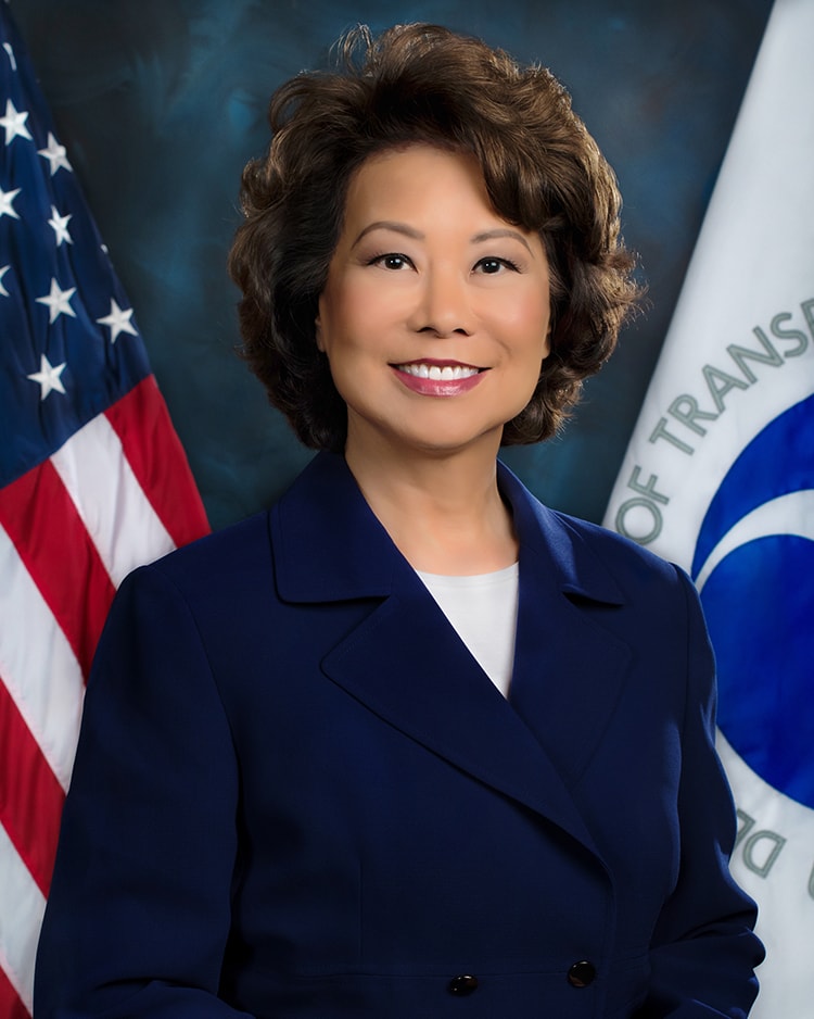  p>赵小兰 i>(elaine chao) /i>,1953年03月26日生于中国台湾省台北市