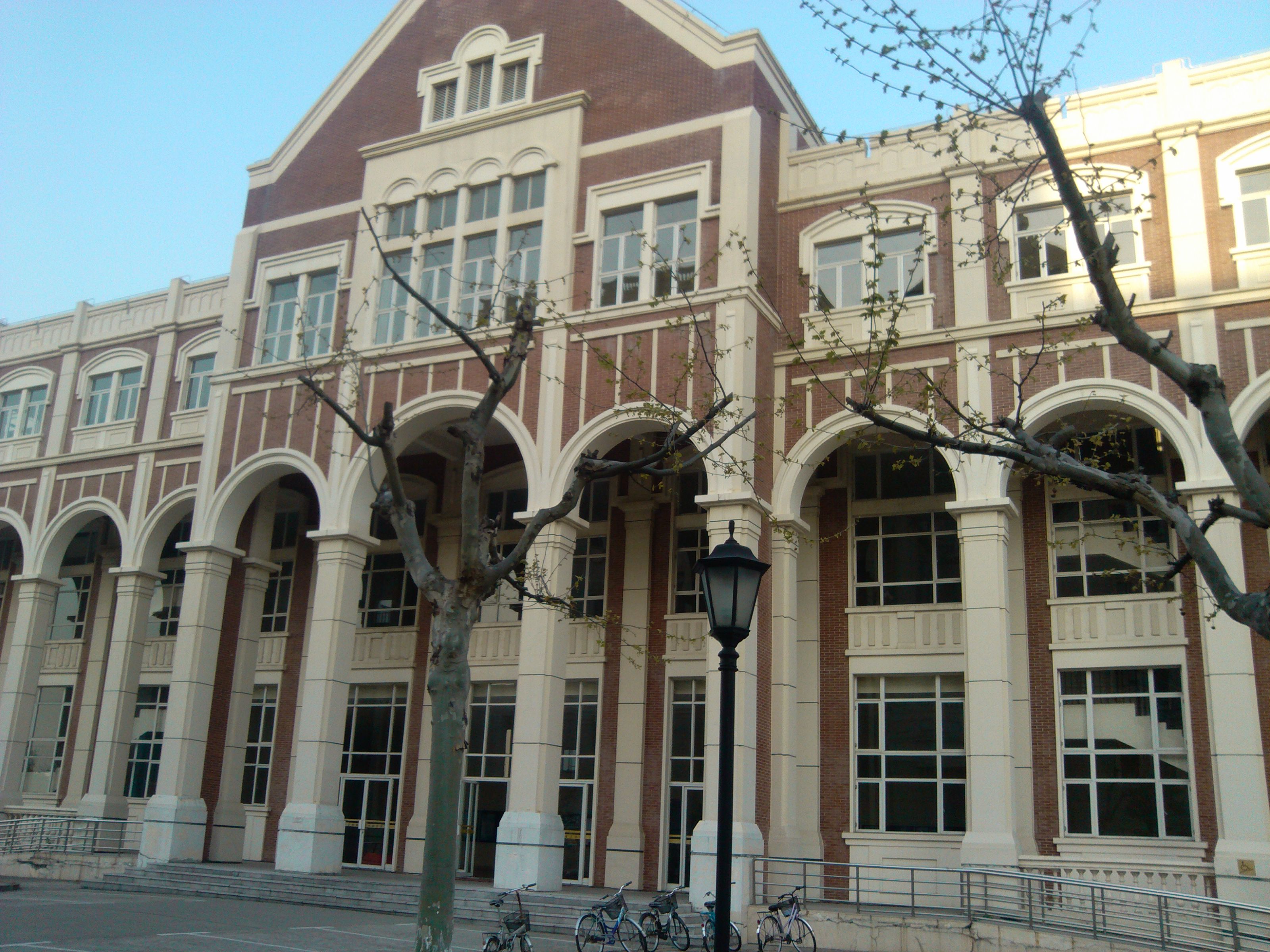 上海外国语大学