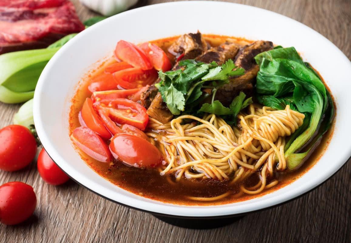 西红柿牛肉汤面