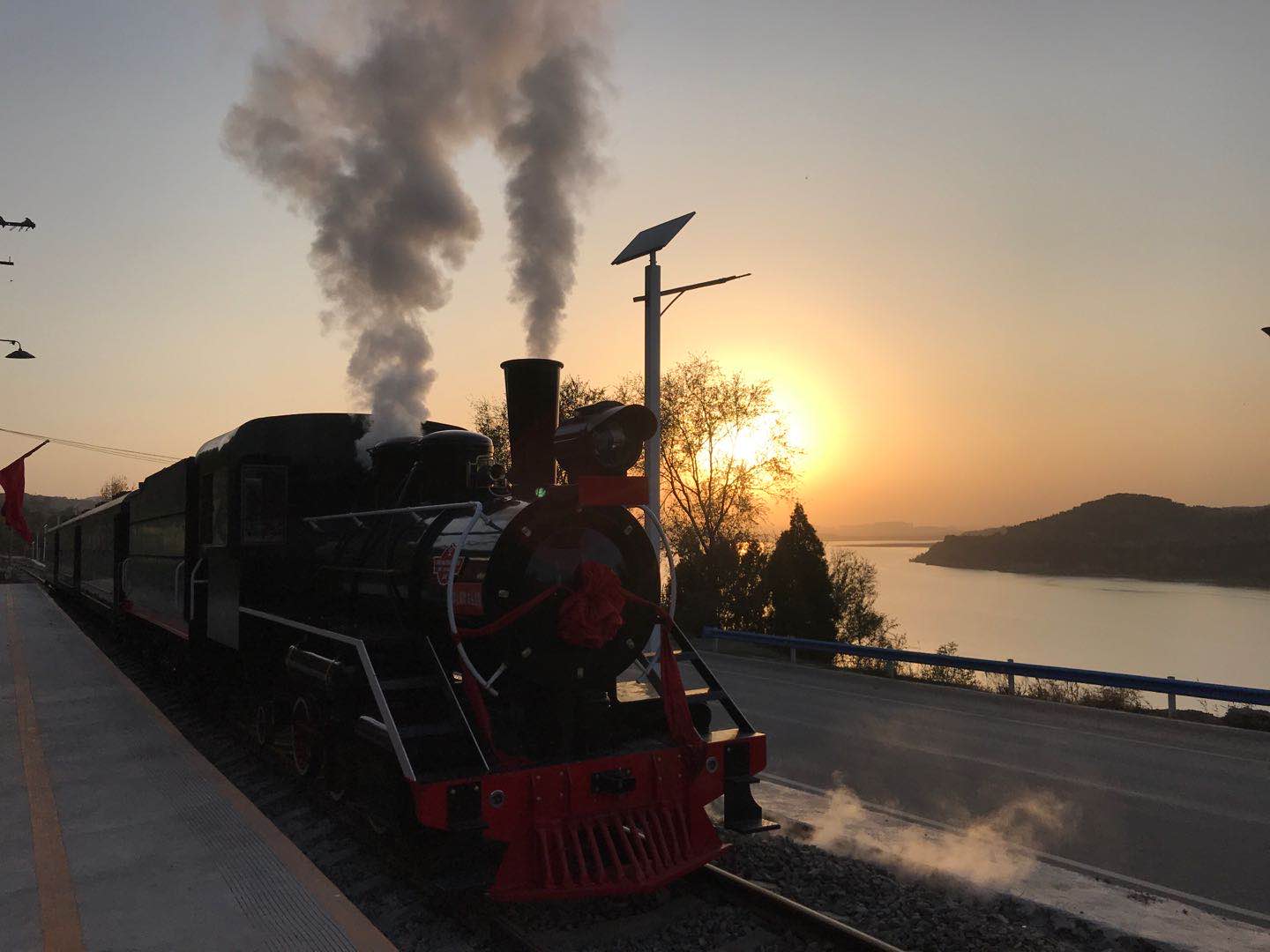 三门峡沿黄铁路观光火车