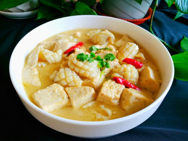 小墨鱼焖豆腐
