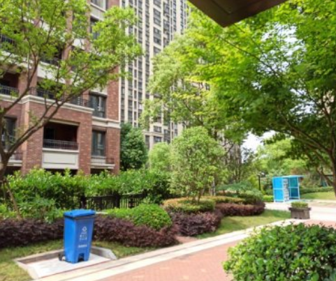  p data-id="gnf8wj1f27">中海珑玺位于济南市历城华山,由 a target="