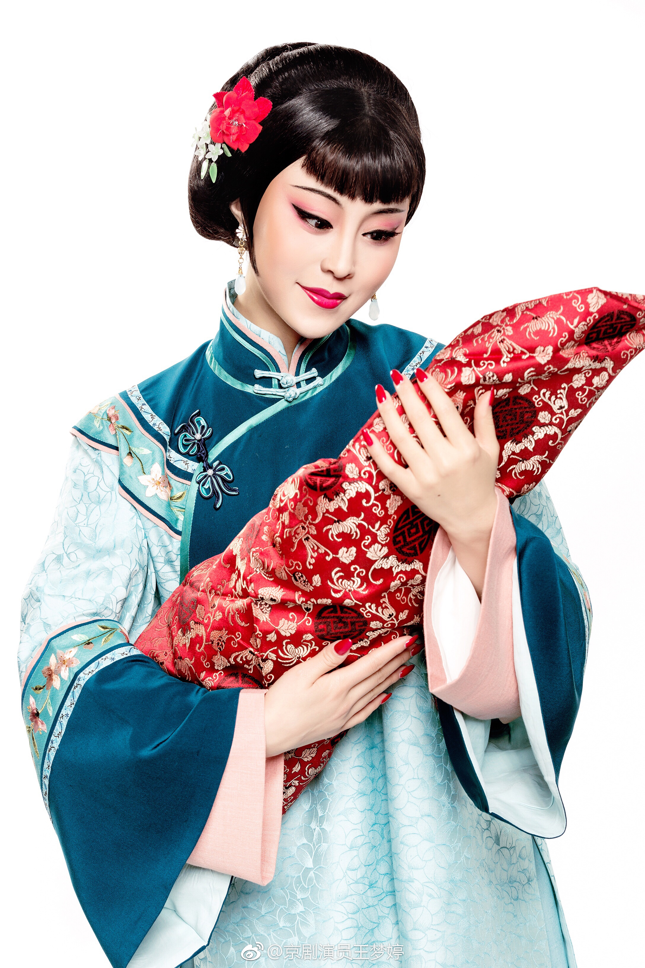 1989年7月1日出生于辽宁省沈阳市,中国内地京剧女演员,工荀派花旦