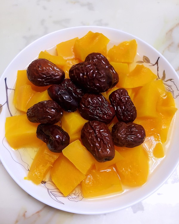  p>蜂蜜蒸南瓜,是一道以蜂蜜, a href="#" data-lemmaid="18337">南瓜