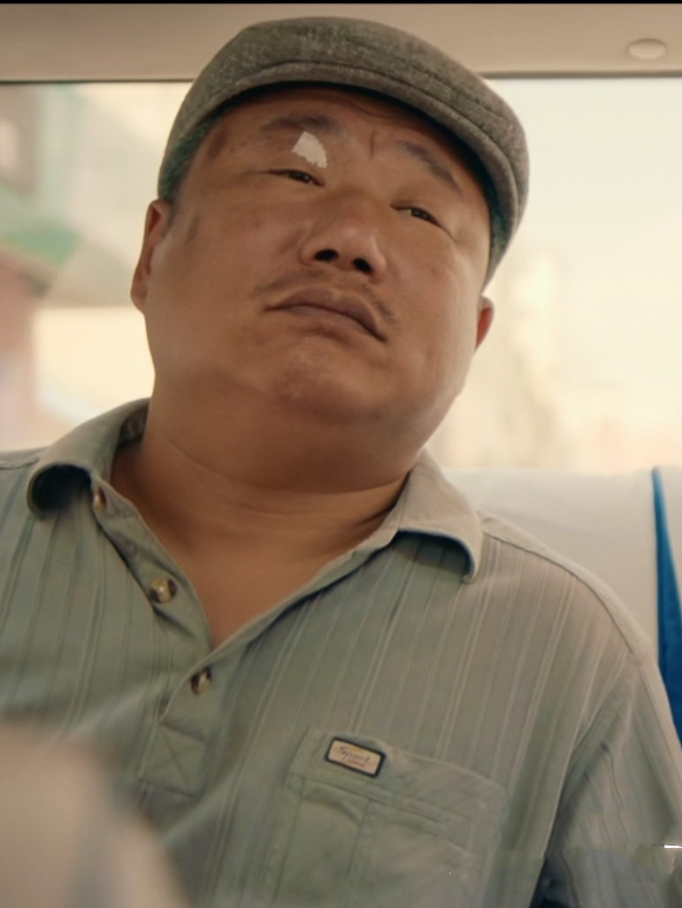  p data-id="ta4nnrhipndn">    马草地,喜剧电影《 a target="_blank