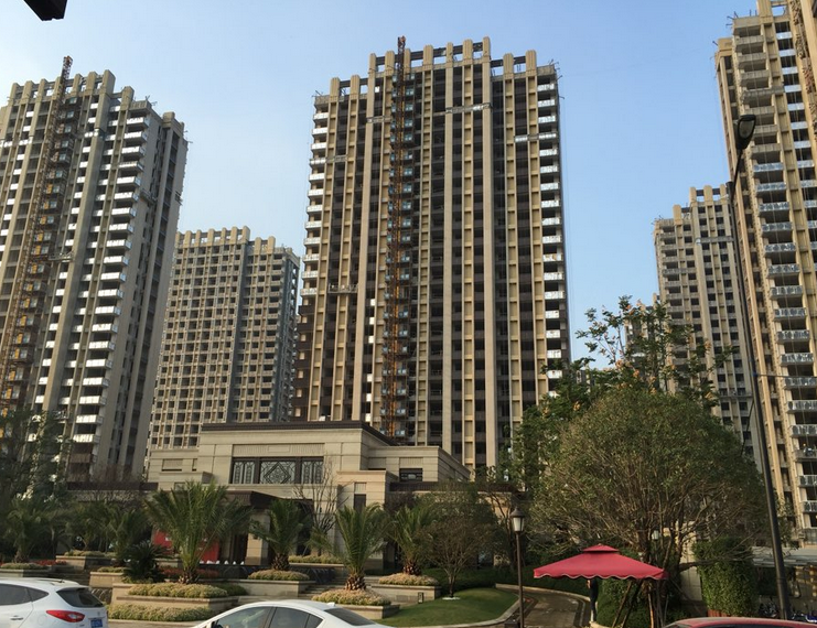  p>融创瑷颐湾位于杭州市余杭万达广场,由 a target="_blank" href="