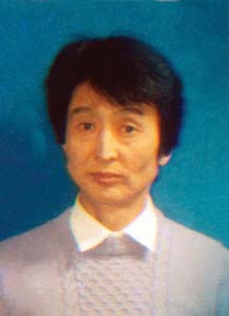  p>崔 英 本名崔道祥,男,汉族,1933年生,大学本科肄业,巴南区供销社副