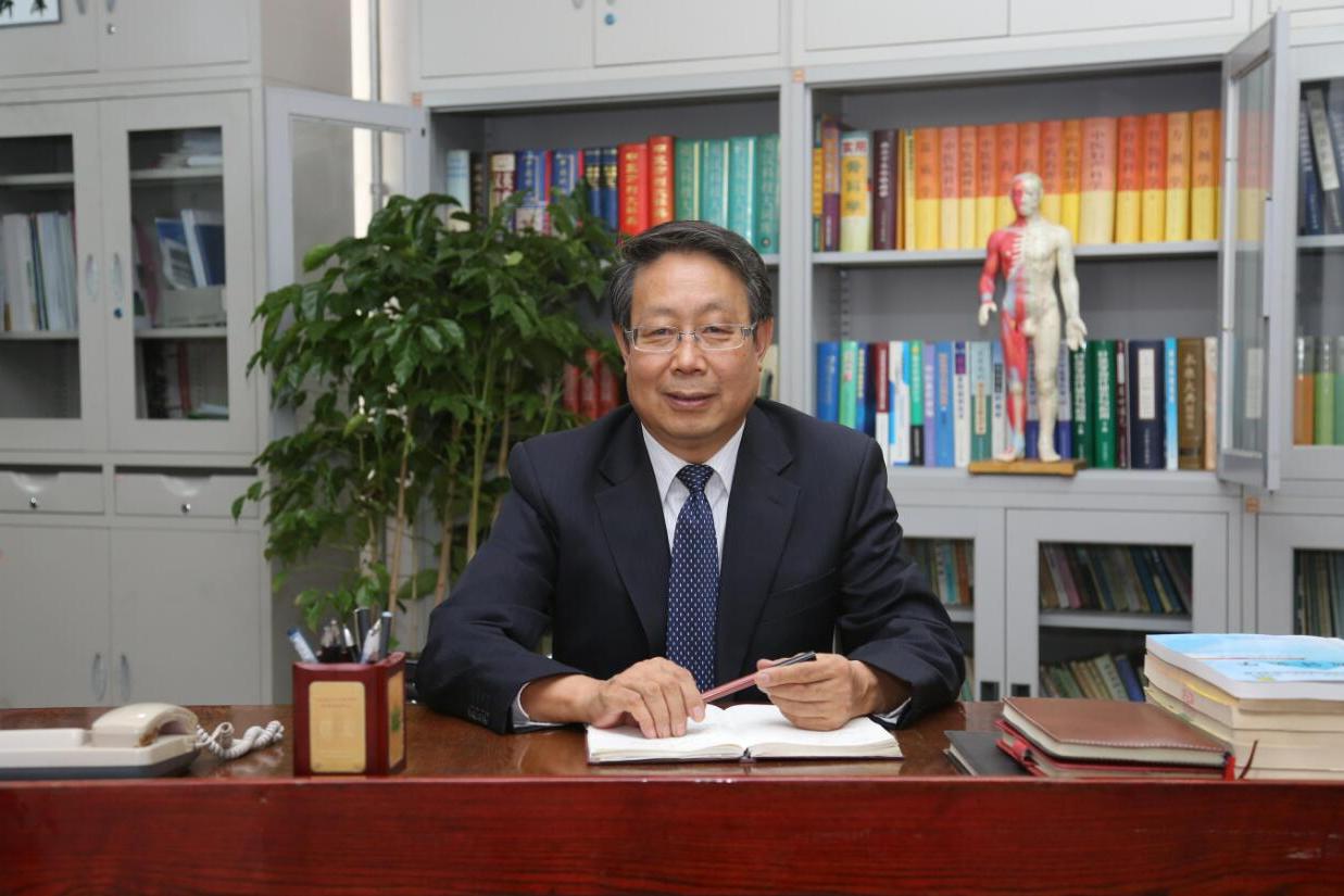  p>郭义,男,中共党员,天津中医药大学党委常委,副校长,教授,研究员