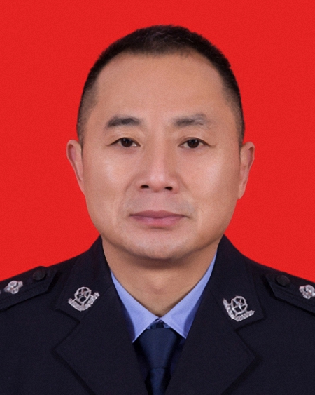  p>徐海斌,现任襄阳鱼梁洲开发区党工委委员,区公安分局党委书记,局长