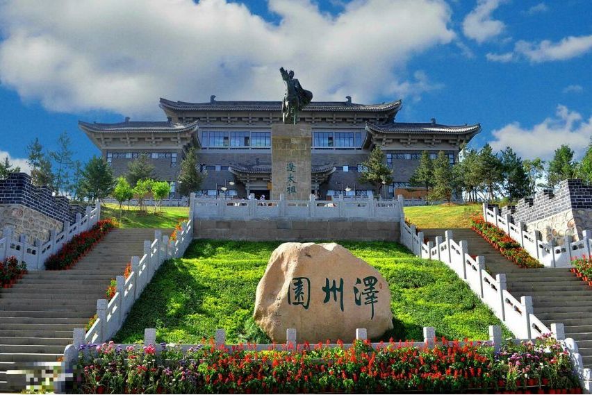  p>平泉市博物馆,位于河北省平泉市福佑路泽州园,建筑面积9000平方米