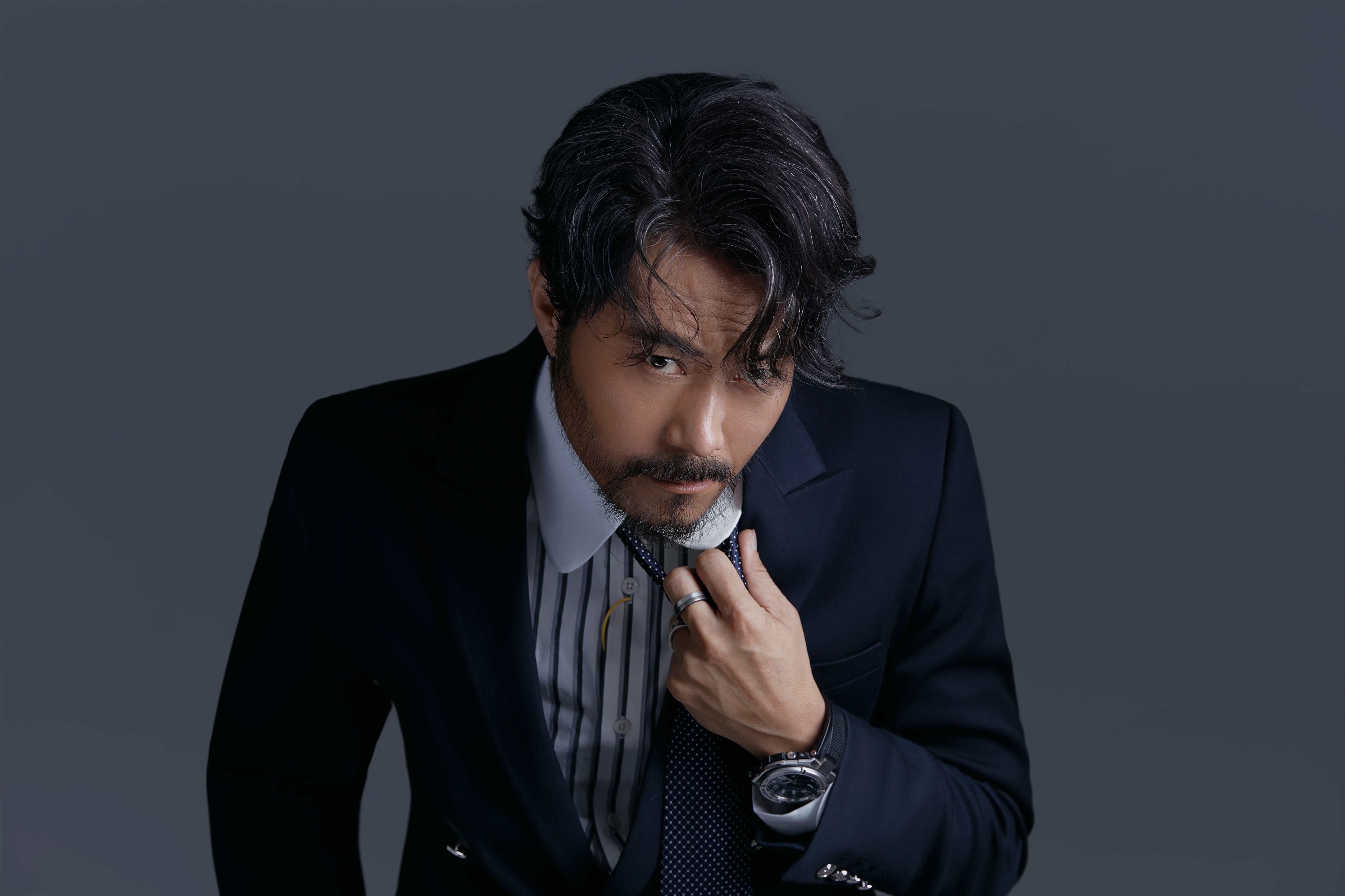 p7thazk">钟雷,1978年5月年出生于山东省临沂市费县,中国内地男演员