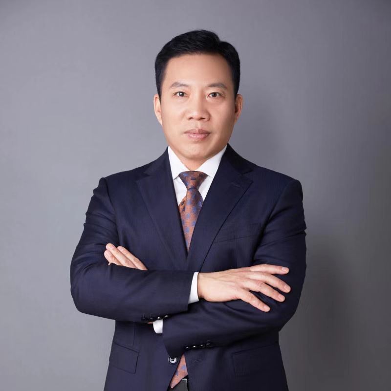 李君