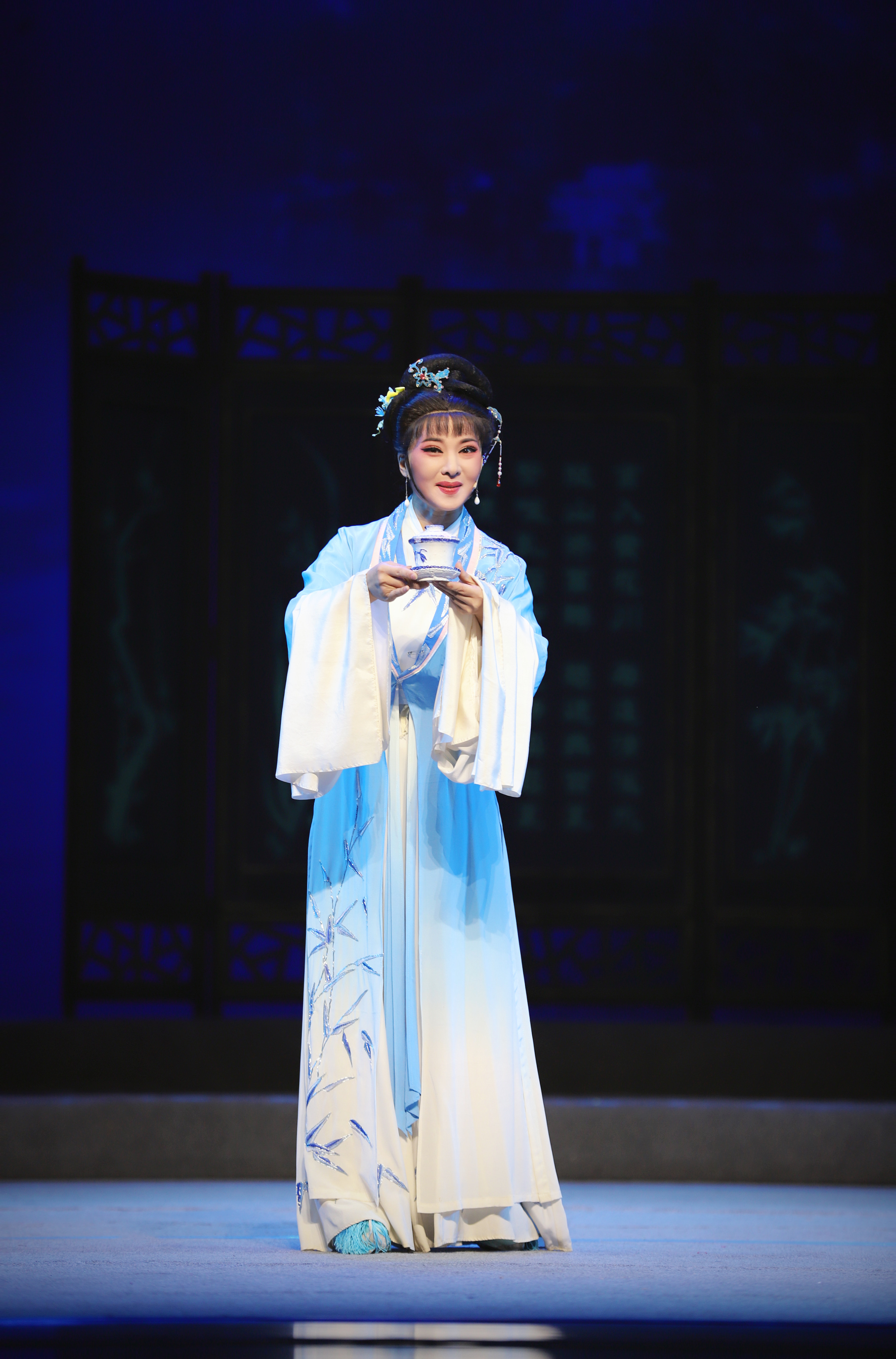 绍兴小百花越剧团 /a> a target="_blank" href="/item/傅派/4672994"