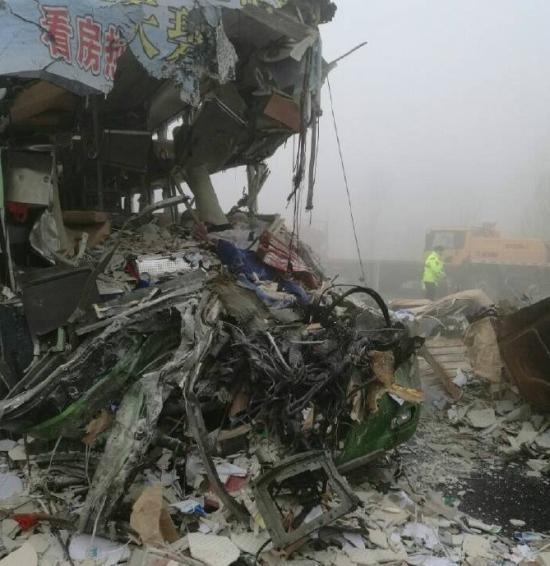 山东青岛沈海高速重大交通事故