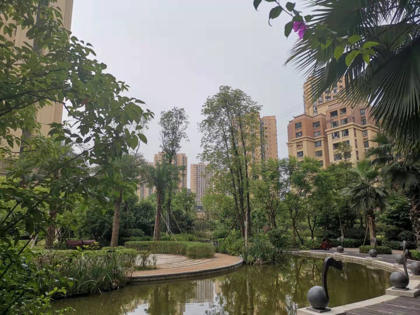  p>渝开发格莱美城位于重庆市沙坪坝西永,由 a target="_blank" href=