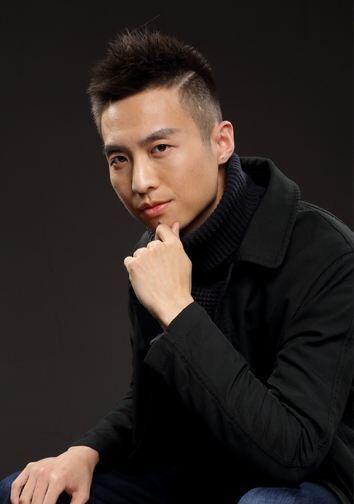 hdw5">赵乾景,男, a target="_blank" href="/item/配音演员/1093597"