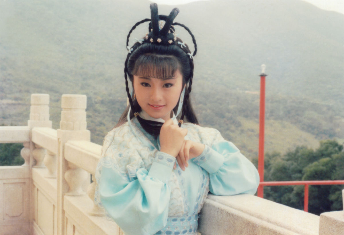  p>李赛凤,1965年2月14日生于 a target="_blank" href="/item/香港