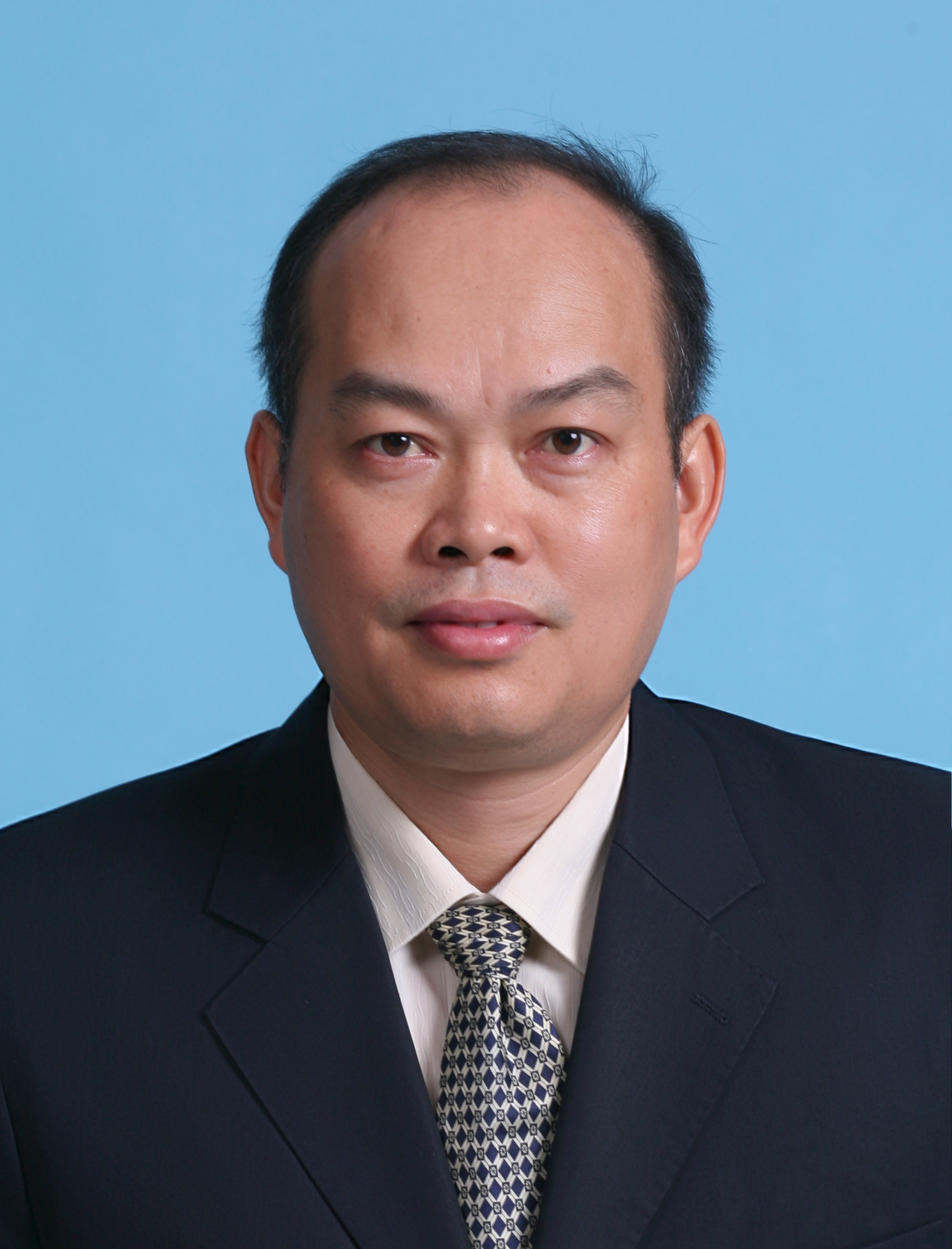 data-id="gnbv0329ha">卢景辉,男,1966年7月生于广东省梅州市蕉岭县