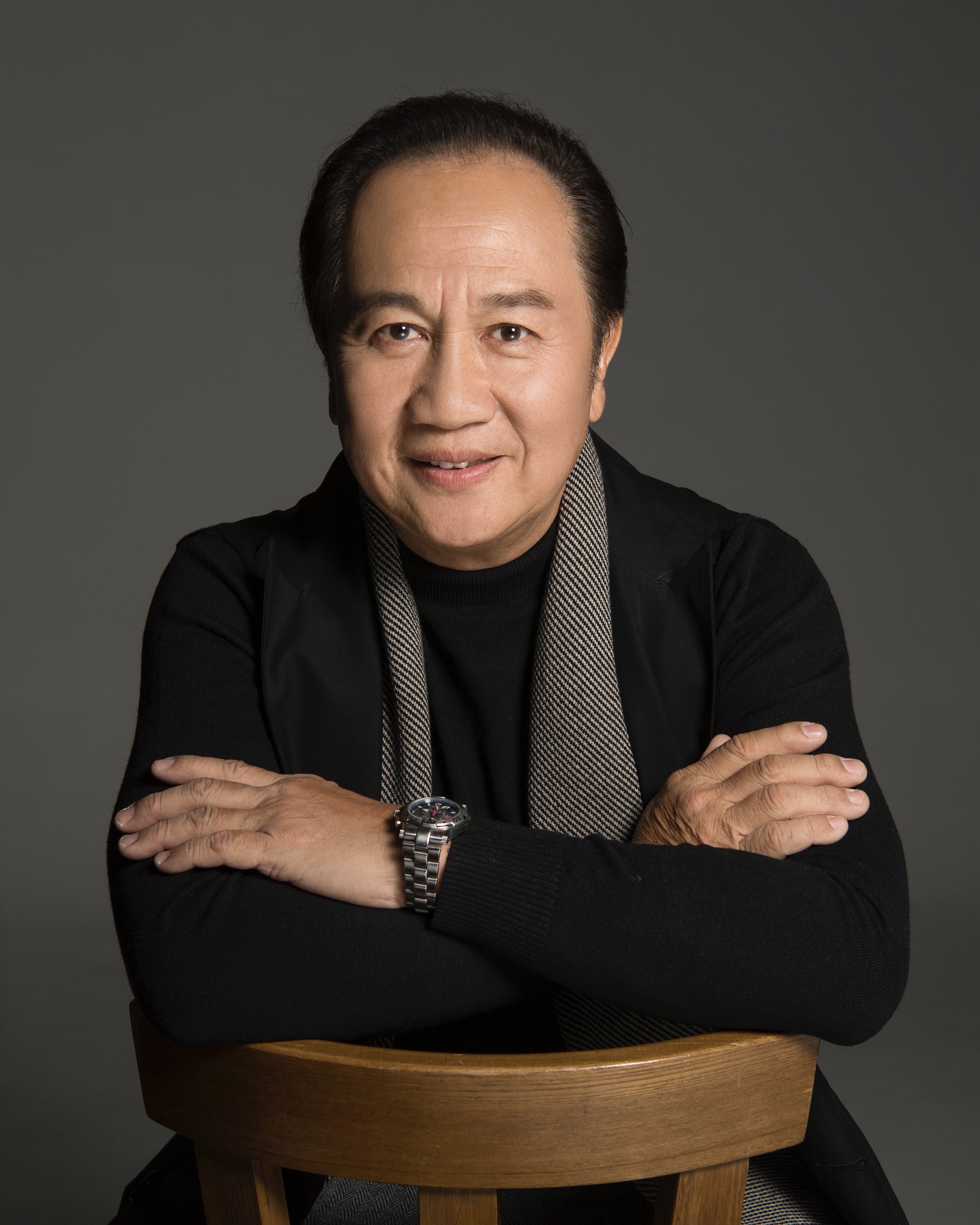  p>郭锋(kwok fung,曾被误称为郭峰),原名郭民富,1951年10月27日生于