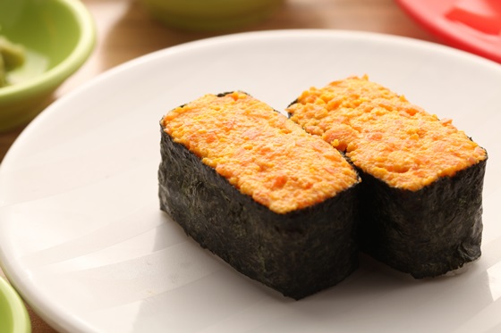  p data-id="gn8d98h858">蟹肉寿司主要是以海鲜味为主的饭类制作小吃