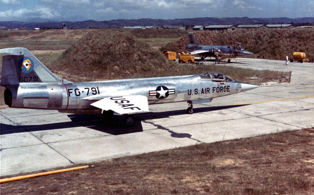fighter,绰号:star fighter,译名:星式战斗机,简称:f-104),是20世纪50