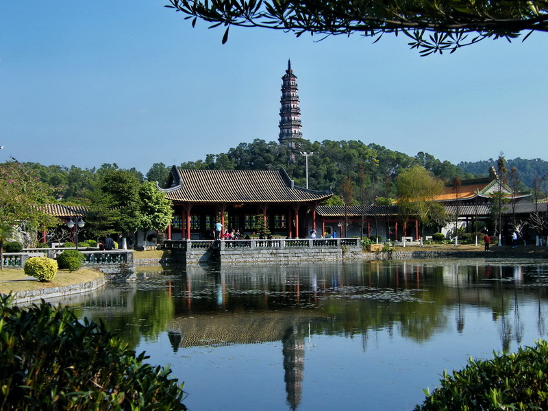  p data-id="gnwnbj6ecd">顺峰山公园, a target="_blank" href="