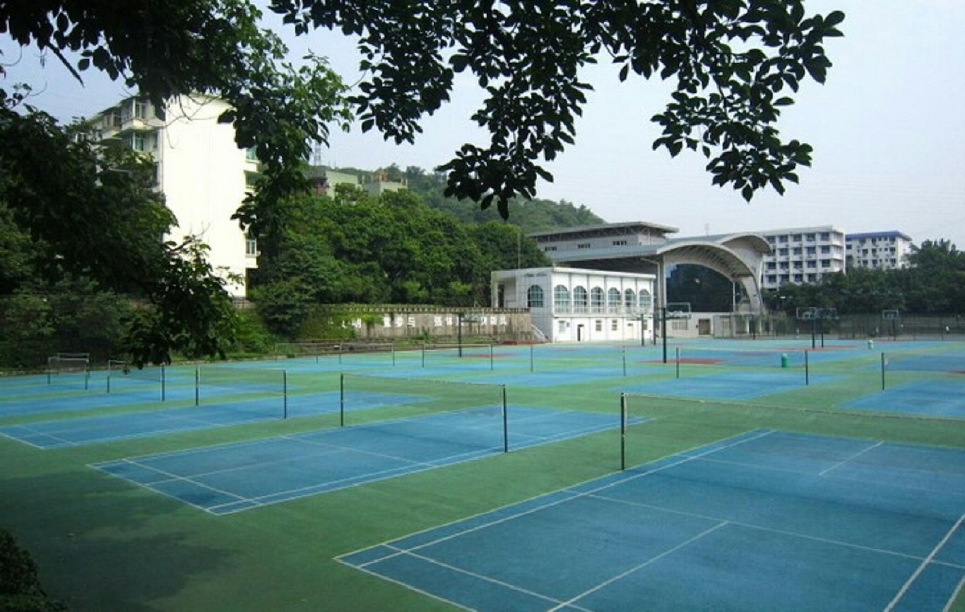 大学( i>sichuan international studies university /i>),简称"川外"