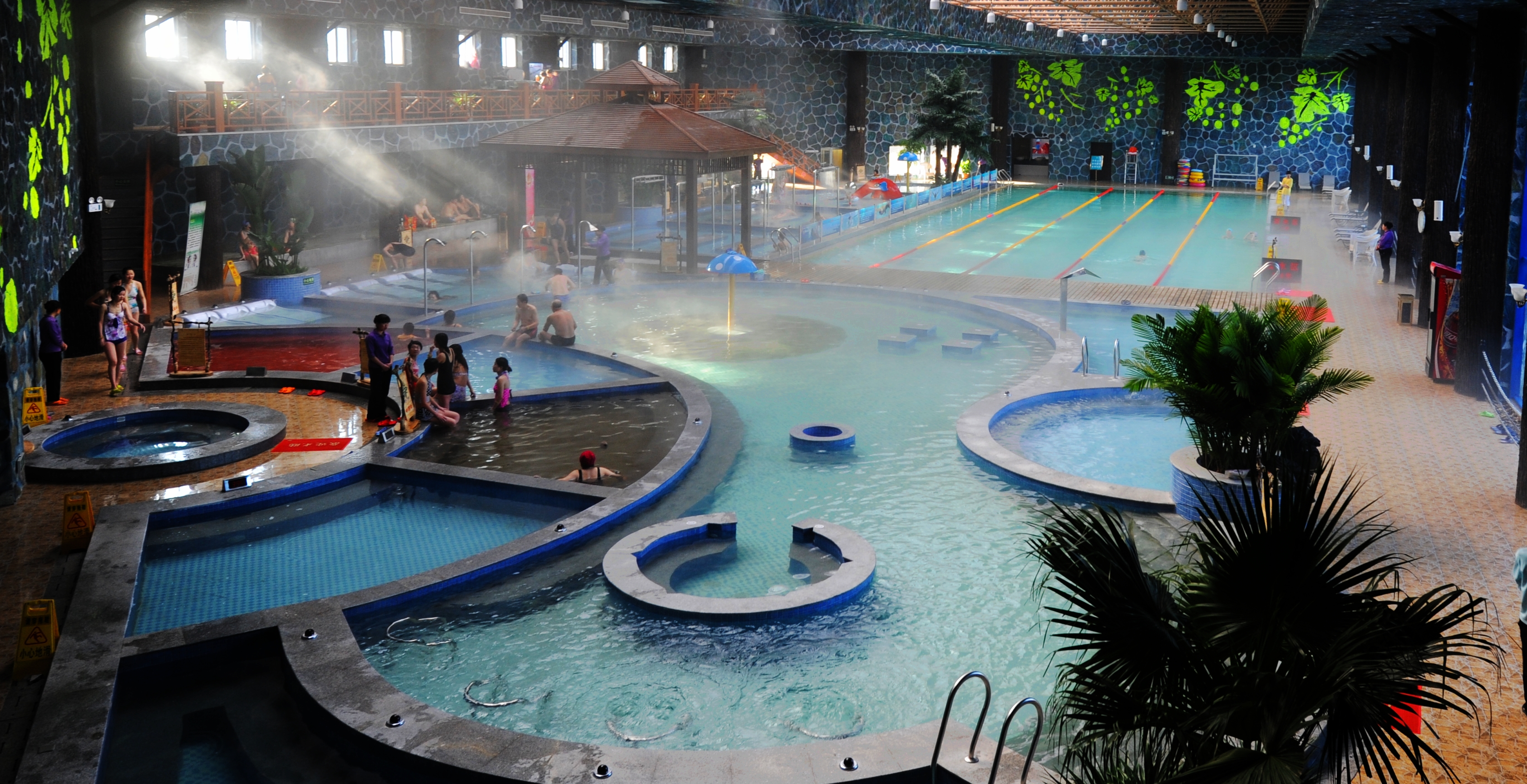 住宿,疗养,休闲,健身,娱乐为一体的综合温泉度假村,也是由河北省旅游