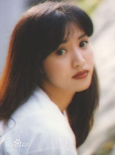 ">《云上的日子》是 a target="_blank" href="/item/黎瑞恩/6430103"