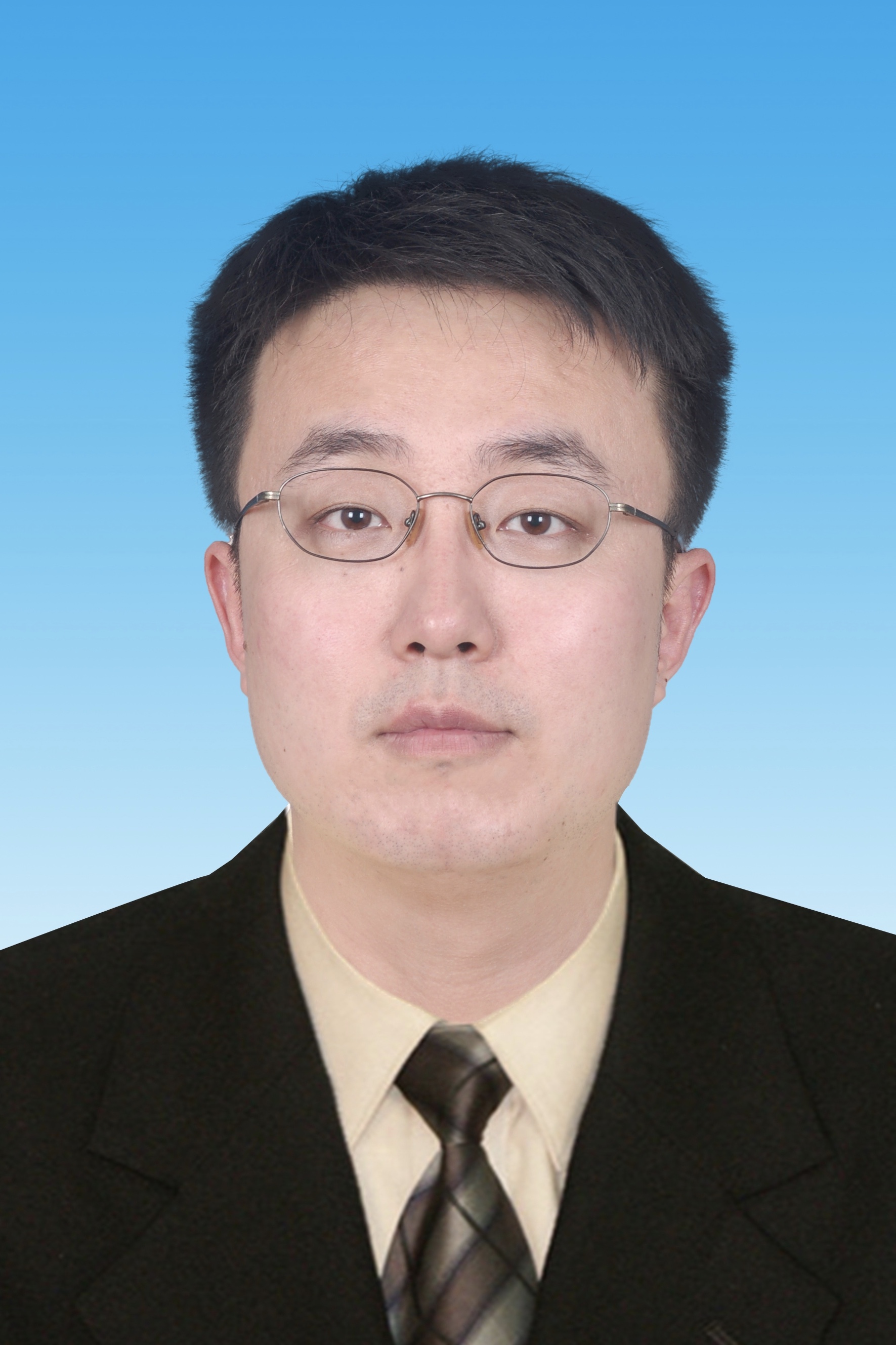 刘德伟,男,汉族,1978年1月出生,辽宁大连