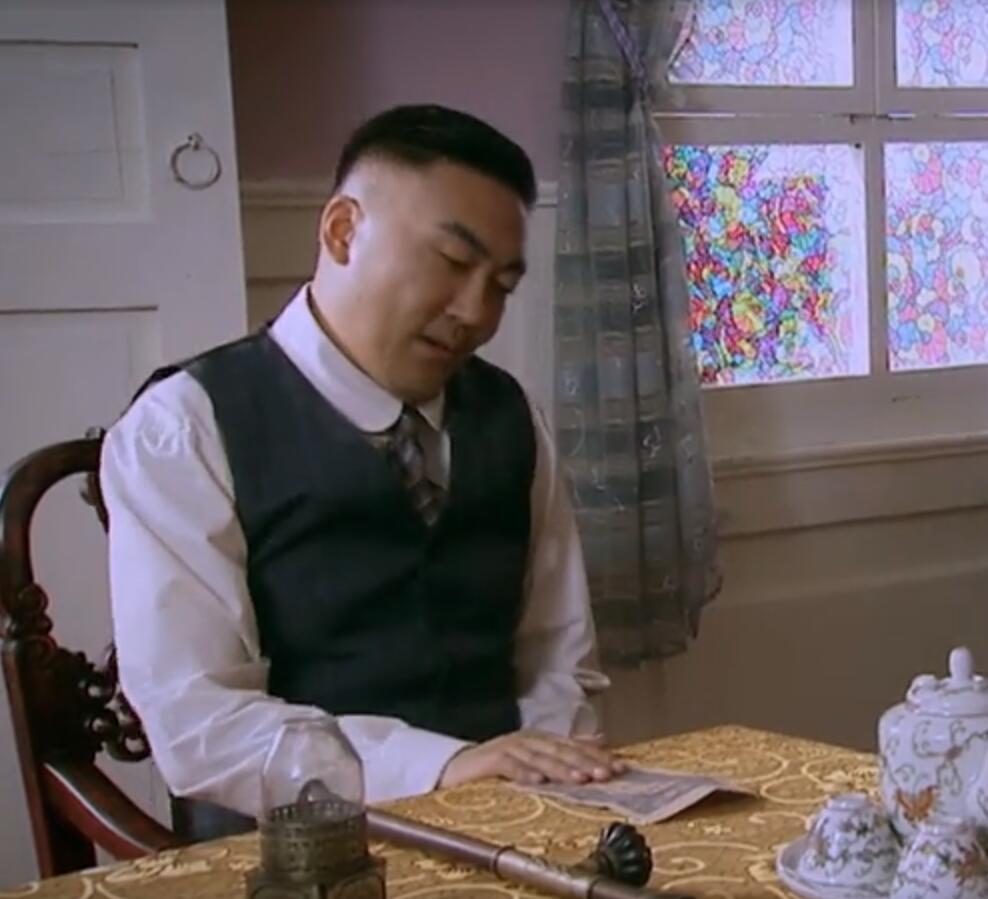  p>胡文林,年代剧《风雨上海滩》中的角色,由格桑多杰饰演. /p>