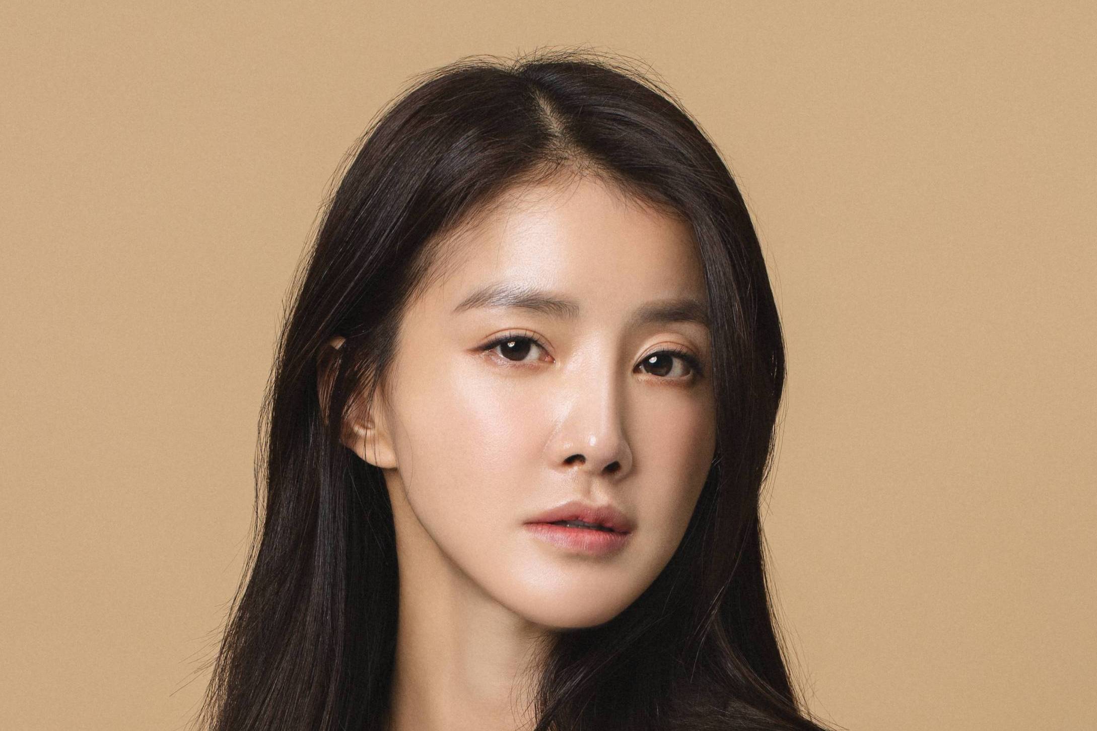  p data-id="gntq3exv5e">李诗英 i>(         ,lee si young) /i>