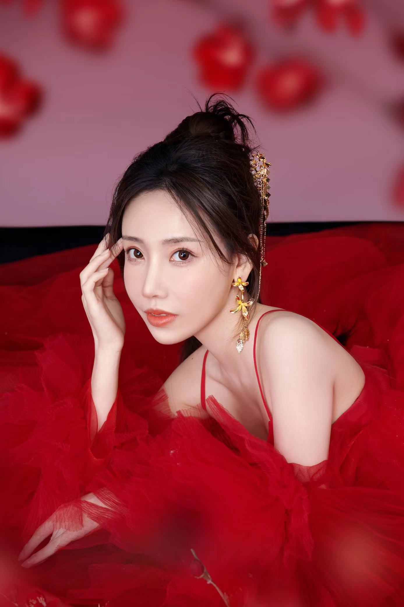 class="ref" data-ctrid="svj96u3apxjj">生于江苏连云港 /span> s