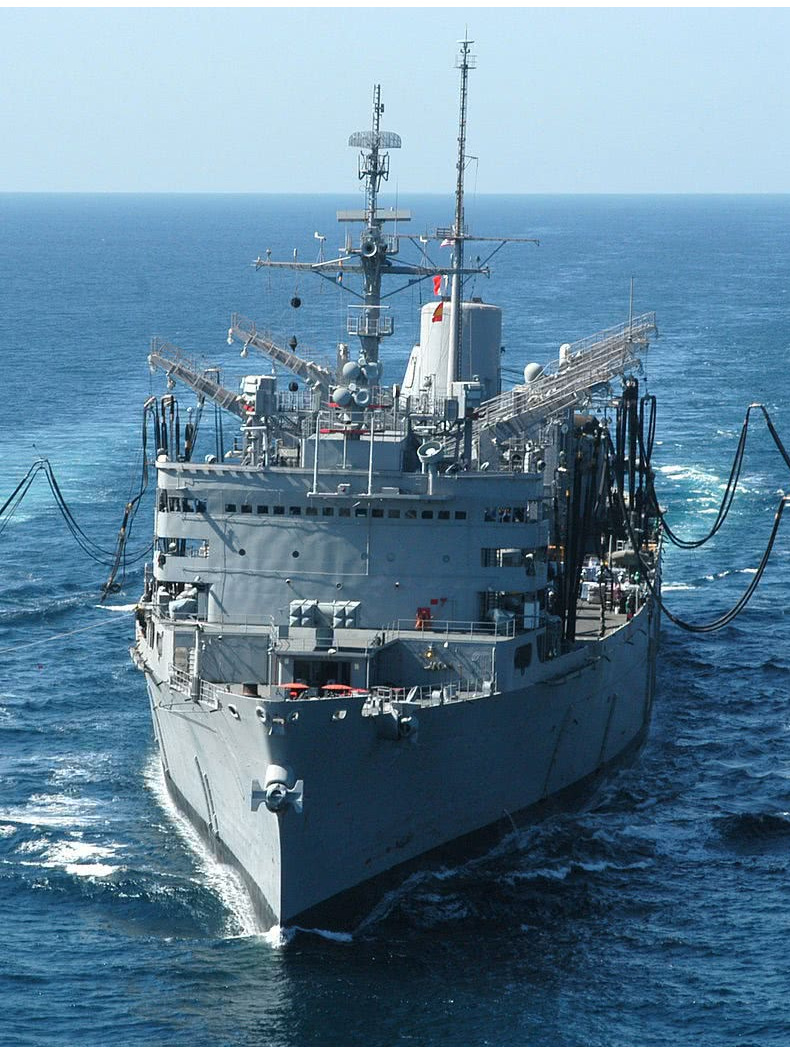  p>萨克拉门托级快速战斗支援舰是世界上最大的补给舰,美海军具有代表