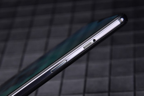 OnePlus 7侧边