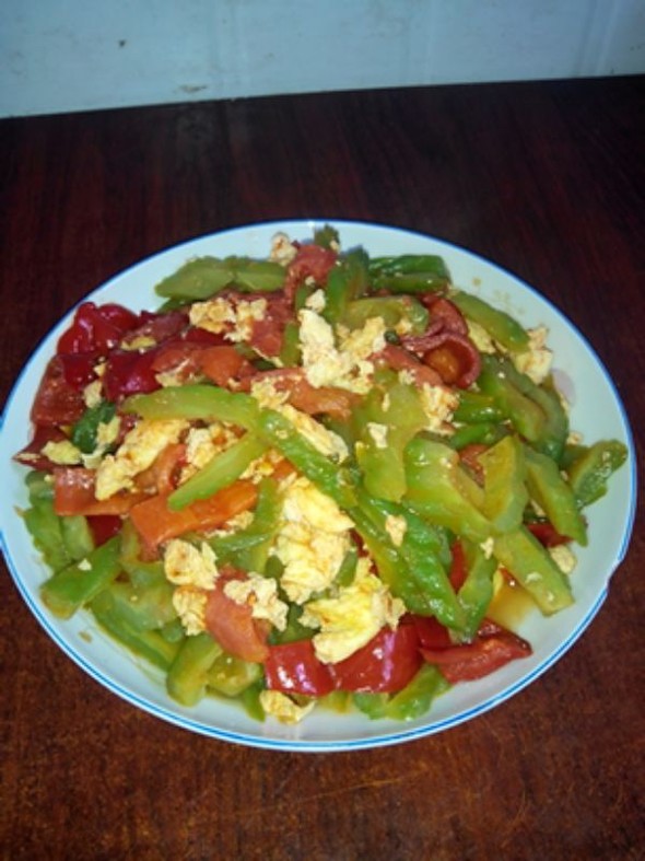 西红柿苦瓜炒蛋