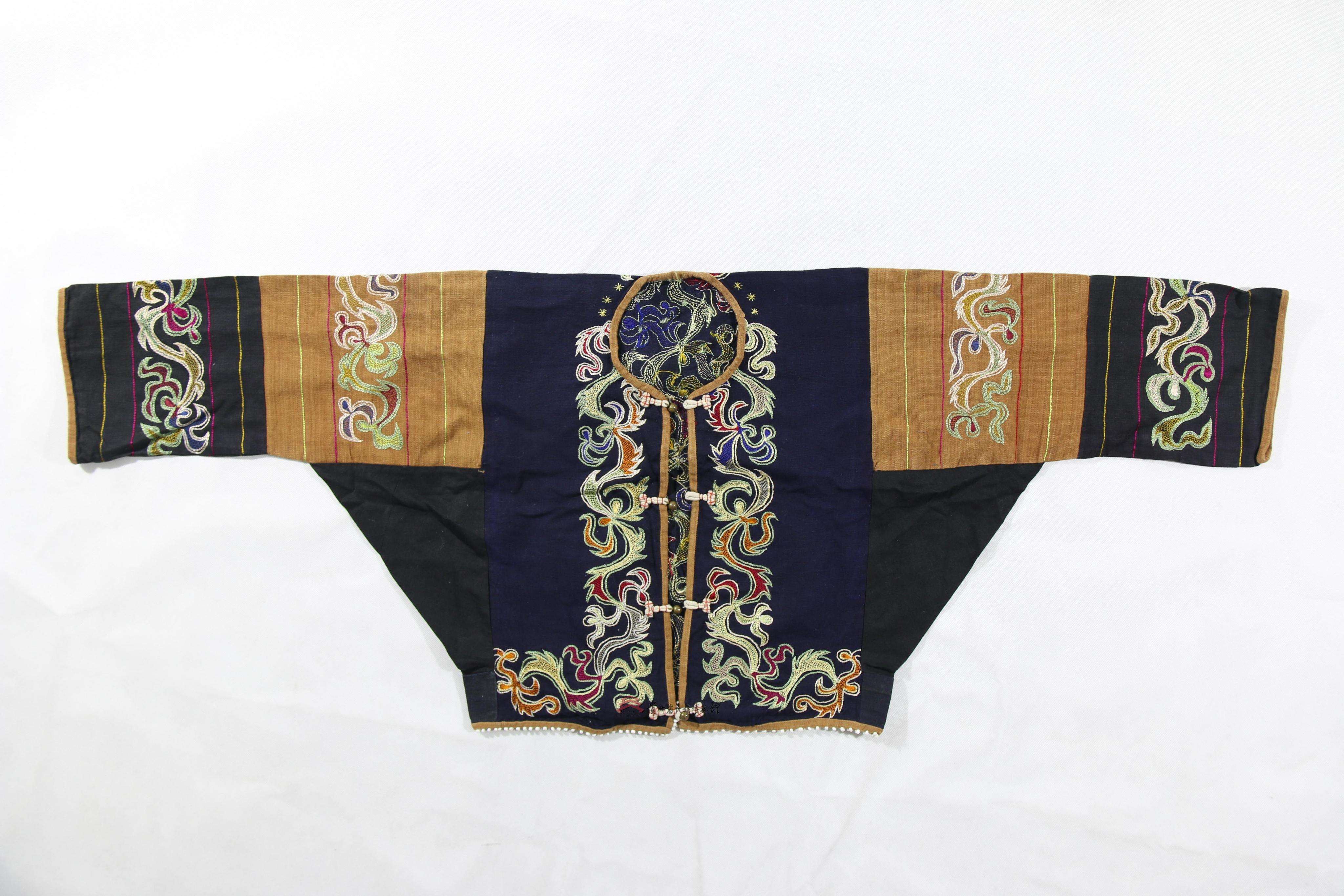 当代安顺苗族锁绣对襟女上衣