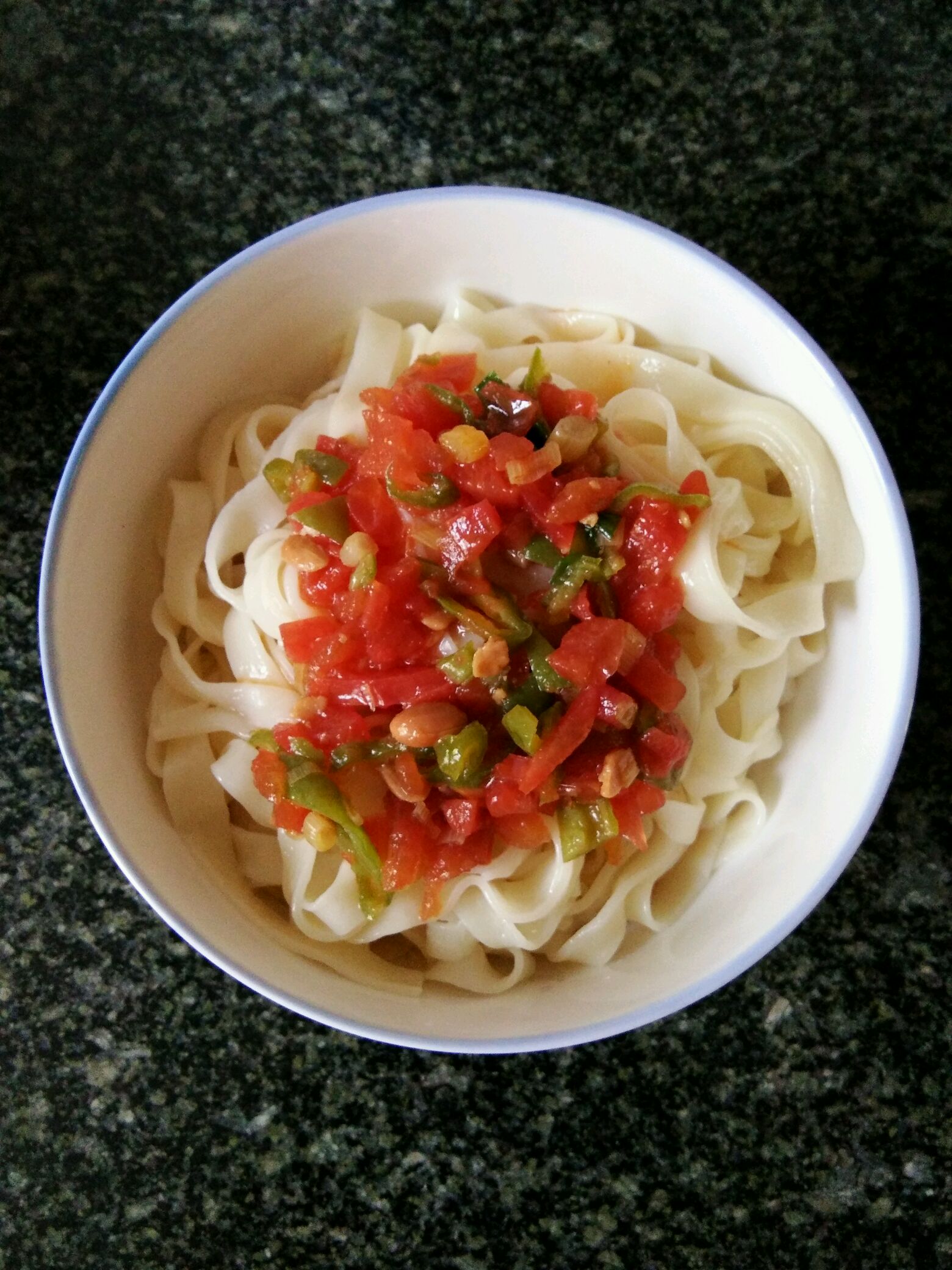 面条/386300" data-lemmaid="386300">面条 /a>,葱,蒜等,做法简单