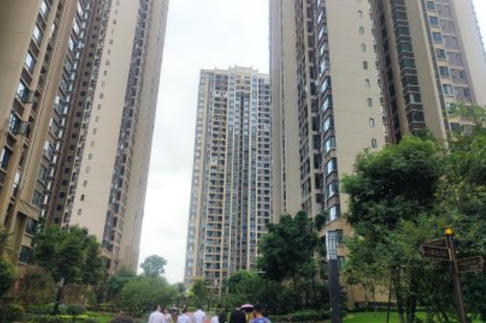  p>富力城天禧位于重庆市沙坪坝大学城,由广州富力地产(重庆)有限公司