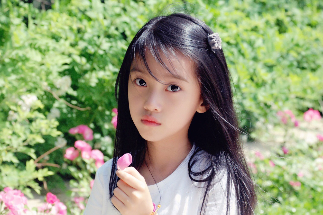 女,2007年10月3日出生于北京市东城区,童星,小歌手,中国内地女演员